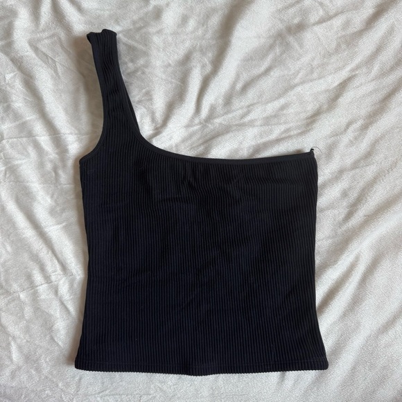 ✨4/$25✨ Dynamite Black Asymmetrical Fitted Tank Top - Picture 2 of 5